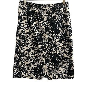Old Navy Women's A-Line Skirt Size‎ 2 Black & White Floral Knee Length